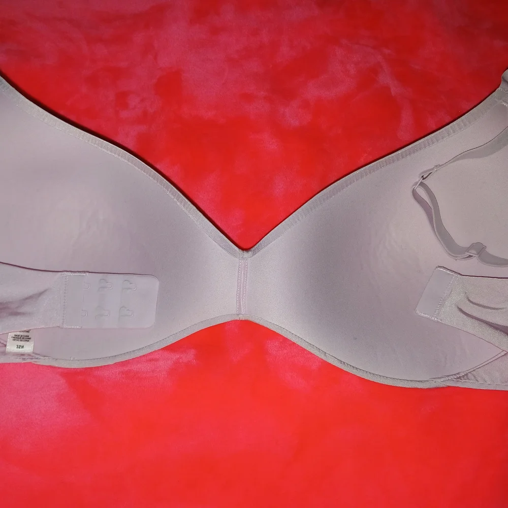 NWOT SKIMS Wireless Form Tshirt Light Blush Bra 32DDD (32H) - Picture 9 of 11
